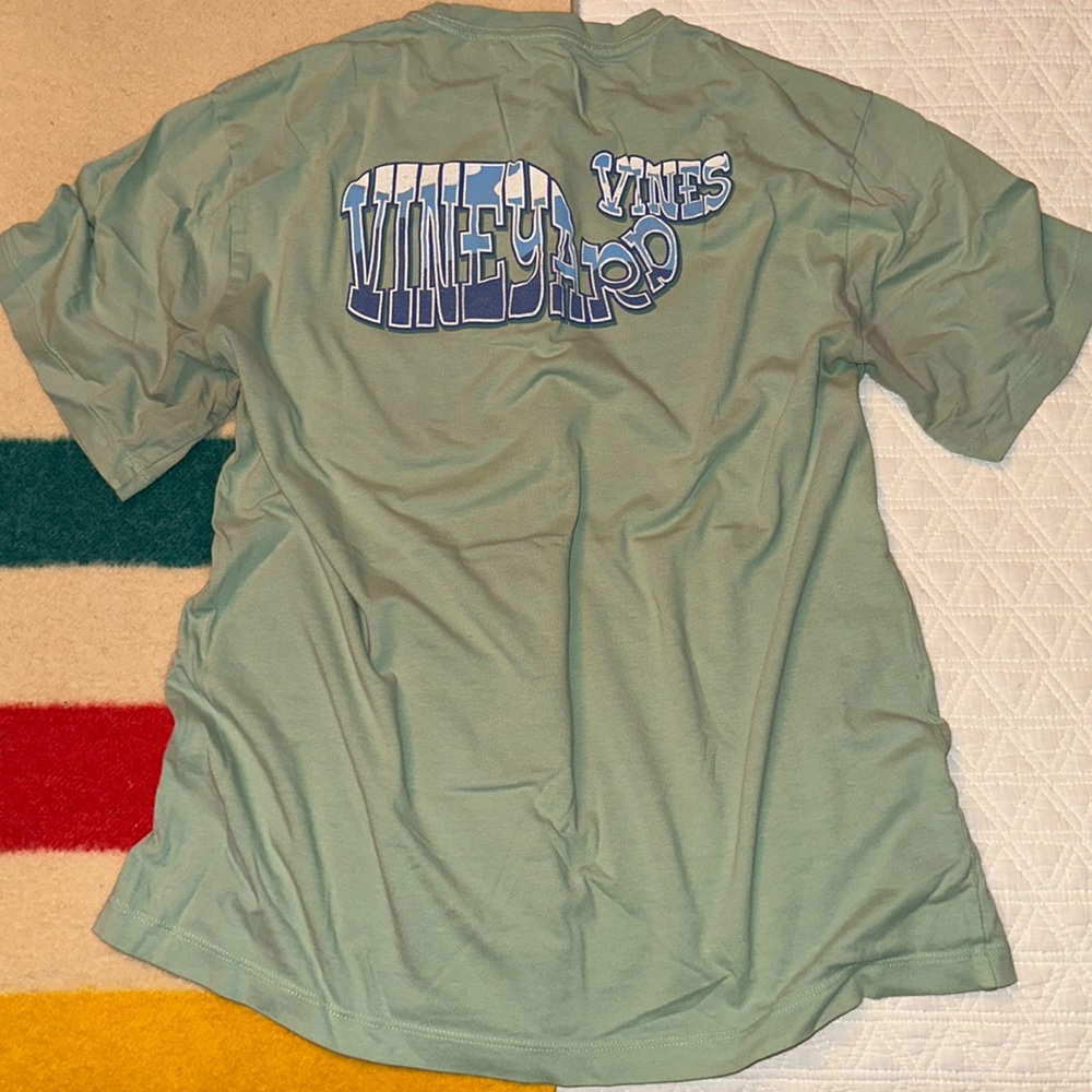 Vineyard Vines T-Shirt Medium